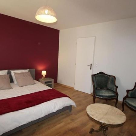 Petit Appartement Confortable Châteaubourg Buitenkant foto