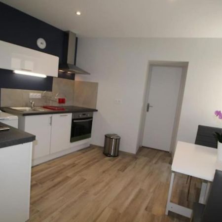 Petit Appartement Confortable Châteaubourg Buitenkant foto